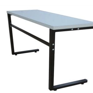 Mesa de apoio para refeitório